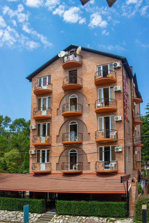 Hotel Evrazia 乌雷基 外观 照片