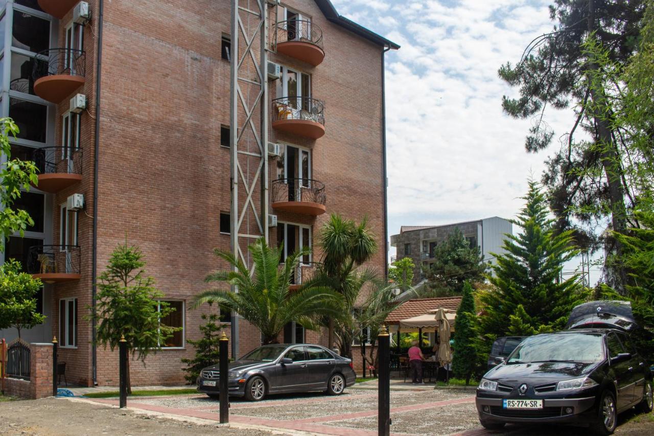 Hotel Evrazia 乌雷基 外观 照片