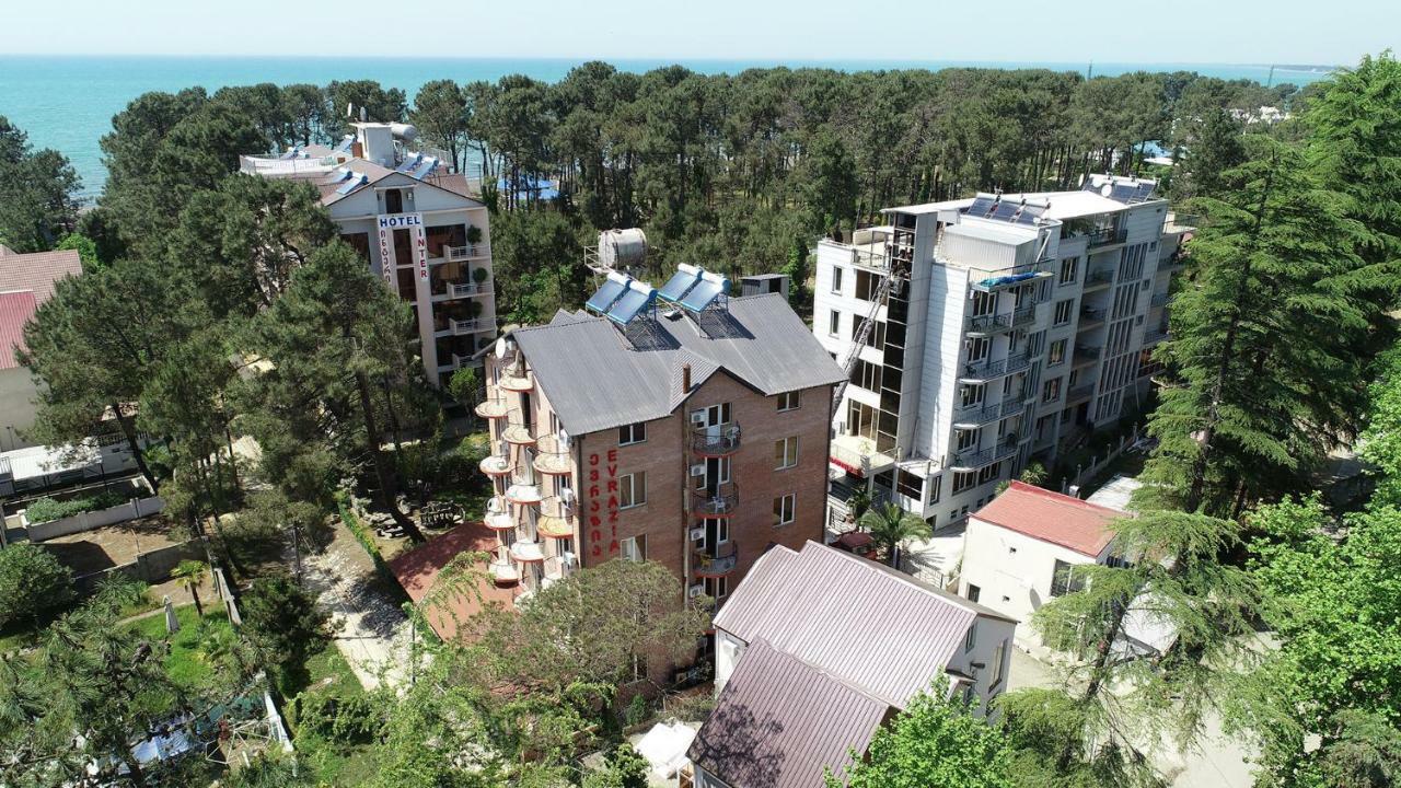 Hotel Evrazia 乌雷基 外观 照片