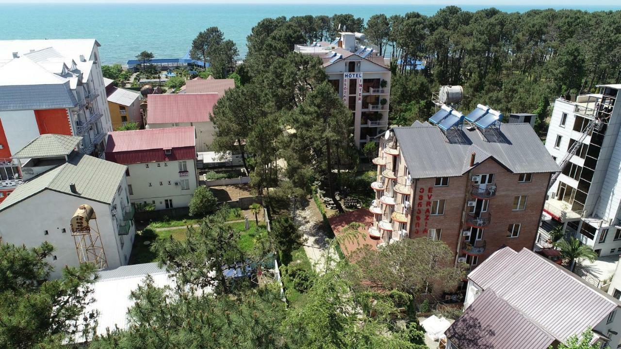 Hotel Evrazia 乌雷基 外观 照片