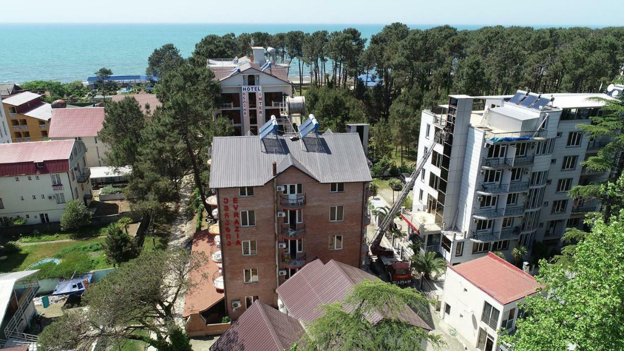 Hotel Evrazia 乌雷基 外观 照片