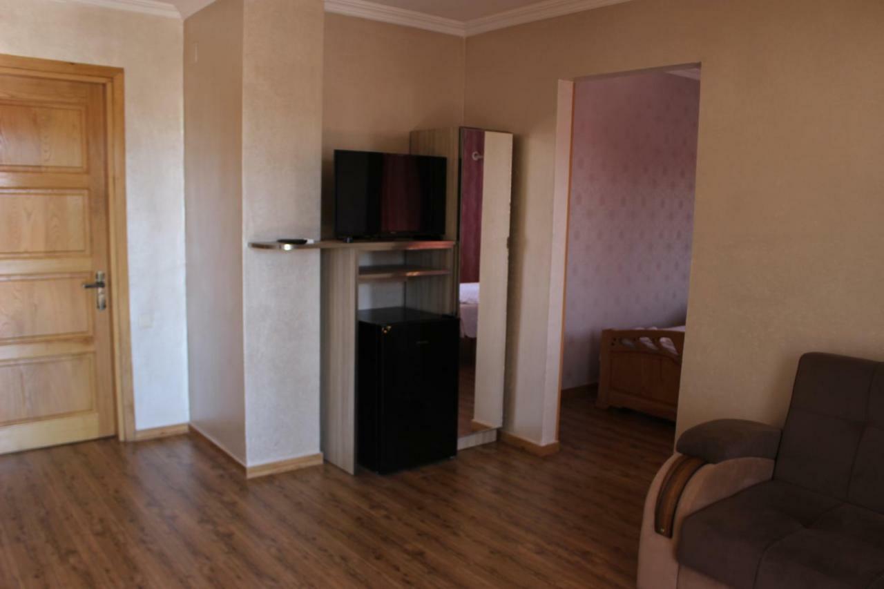 Hotel Evrazia 乌雷基 外观 照片